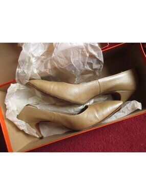 Size 6.5 AA Vintage Glamour Pumps Shoes Mr. Easton Gold Leather 1960's Heels